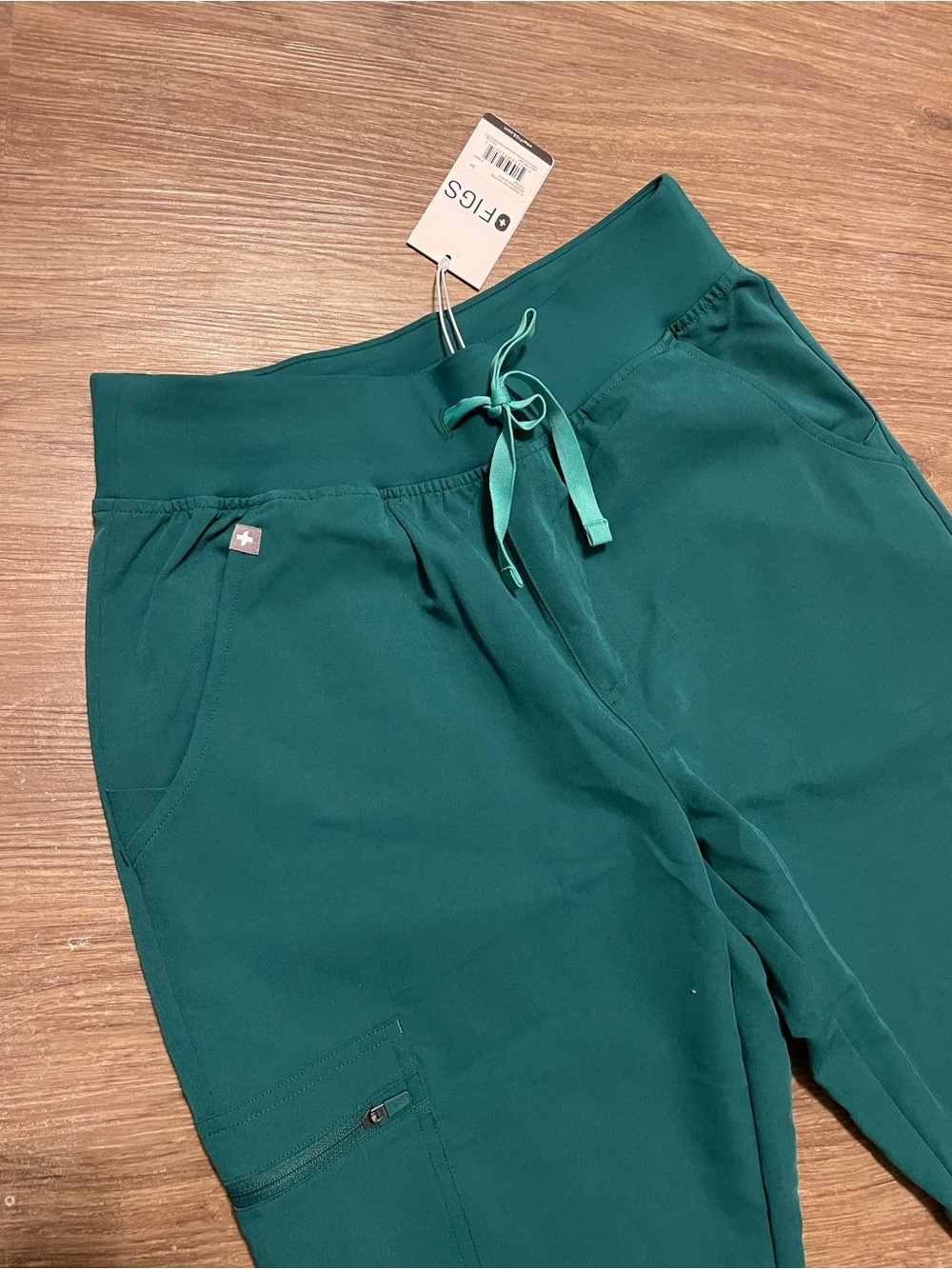 NWT Figs Zamora High Waisted Hunter Green Jogger Scrub Pants - Picture 2 of 5